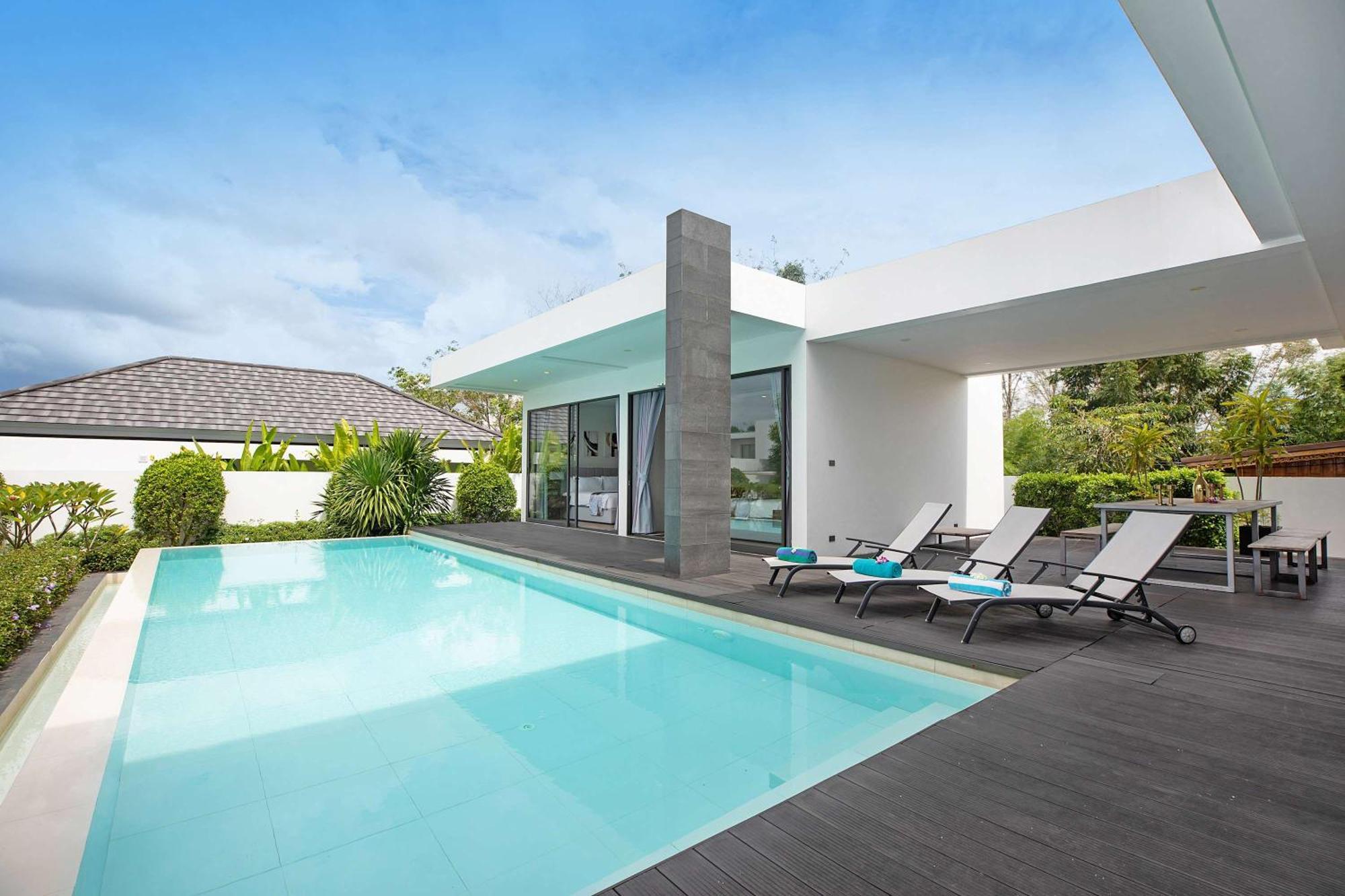 Ultra-modern Tropical Pool Villa Phuket