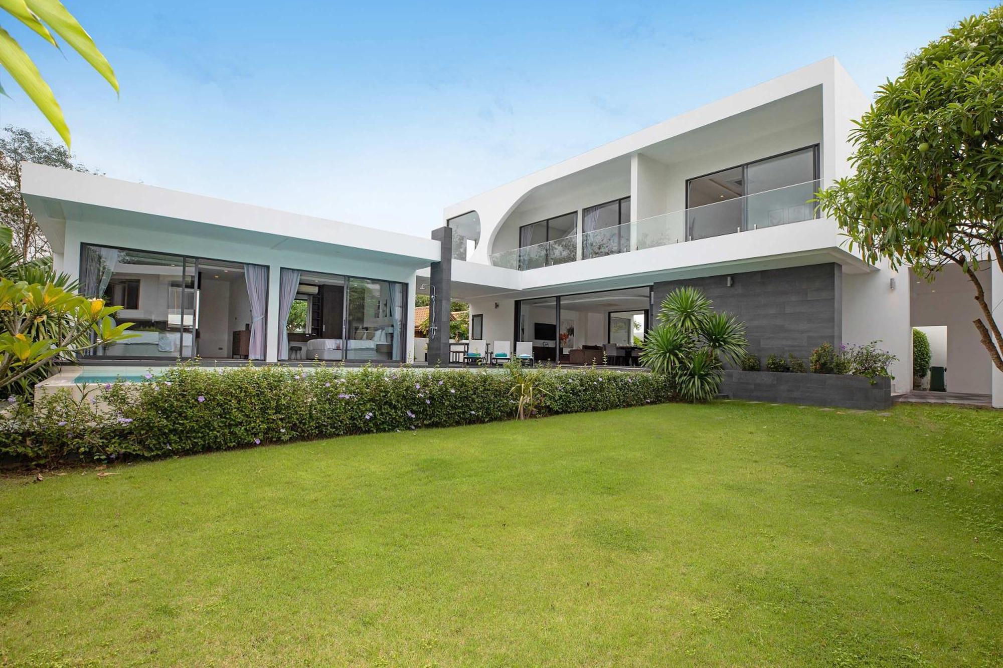 Villa Ultra-modern Tropical Pool